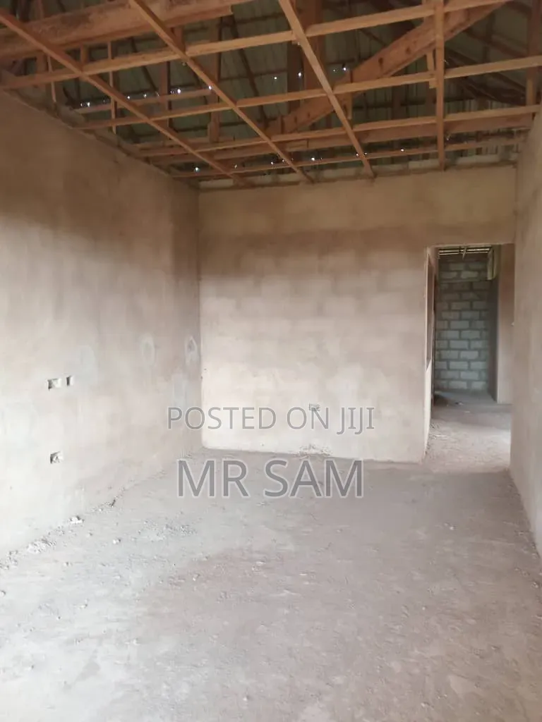 9bdrm House in Sam Properties, Nyanyano for sale