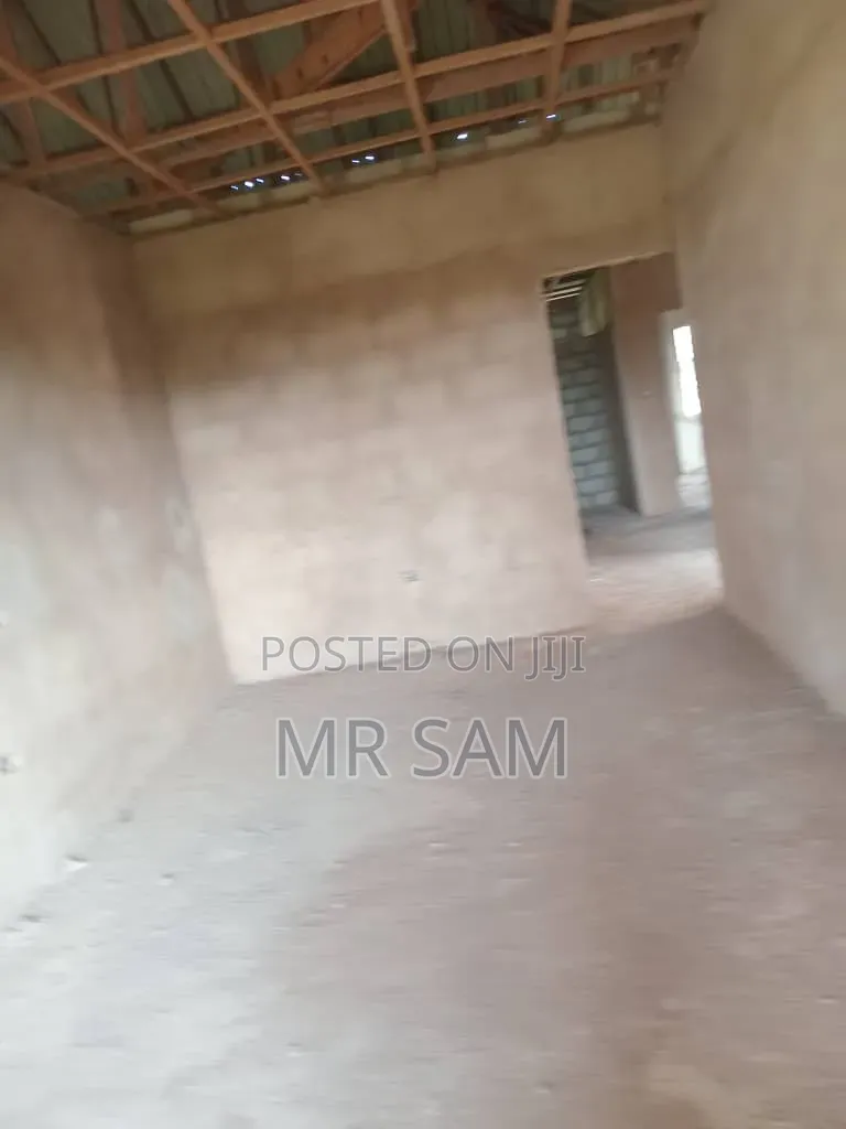 9bdrm House in Sam Properties, Nyanyano for sale