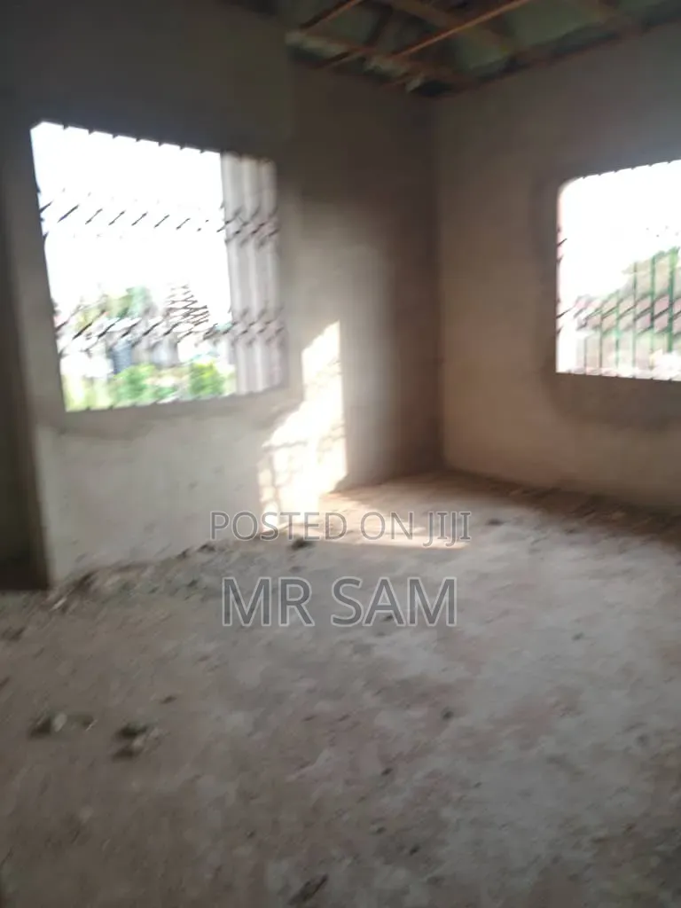 9bdrm House in Sam Properties, Nyanyano for sale