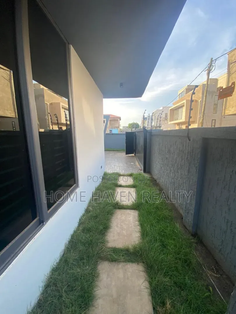 4bdrm House in Spintex Comm 18, Baatsona Total for sale