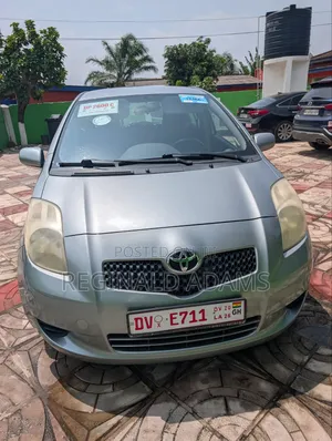 Toyota Yaris 2010 Gray