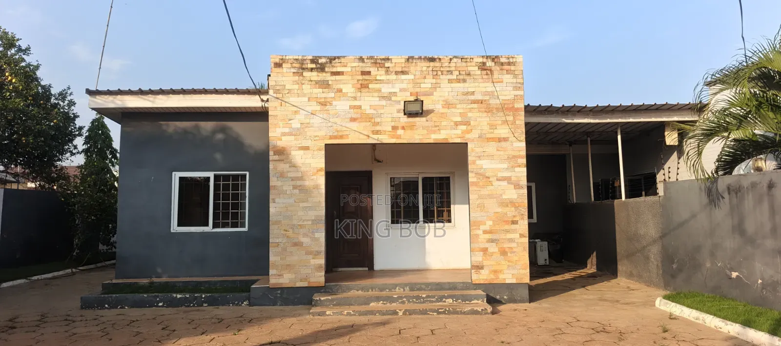 3bdrm House in Hfc Estate, Community 25 for sale