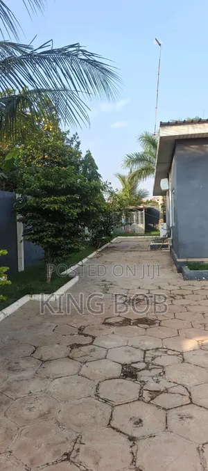 3bdrm House in Hfc Estate, Community 25 for sale