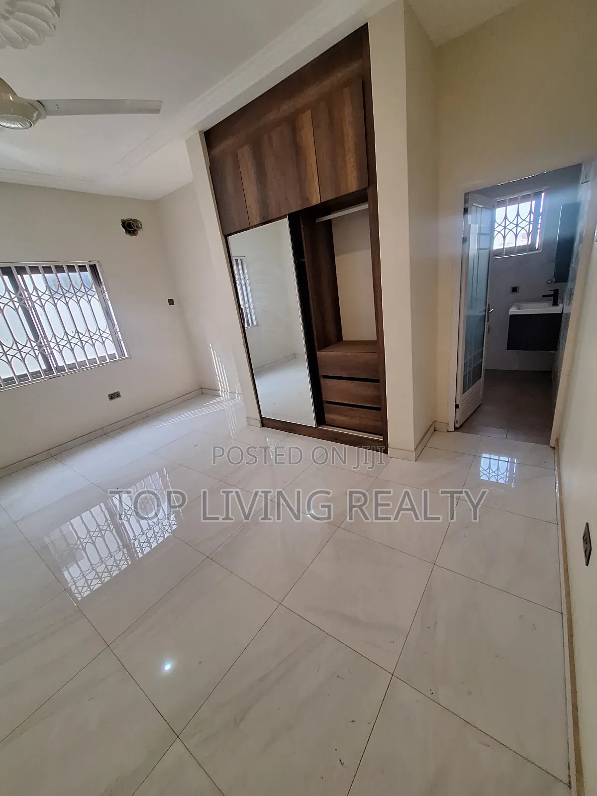 4bdrm Duplex in Legon Hills, Ashaley Botwe for rent