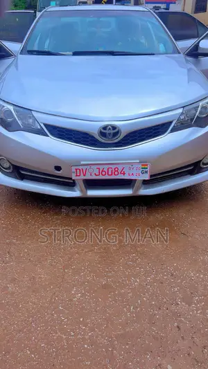 Toyota Camry SE 4dr Sedan (2.5L 4cyl 6A) 2014 Silver