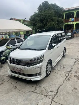 Toyota Voxy 2015 White