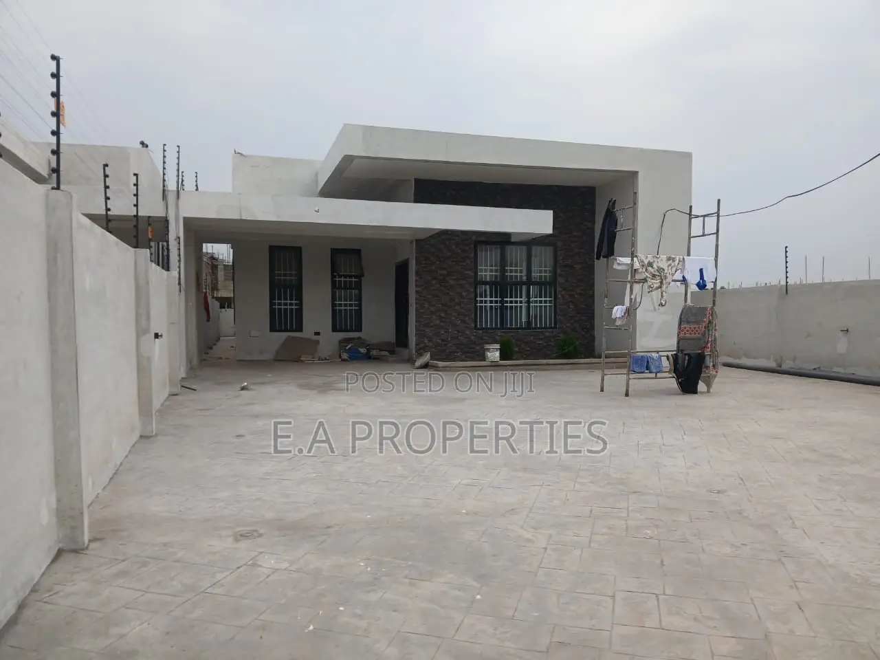 3bdrm House in Ea Properties, School Junction for sale
