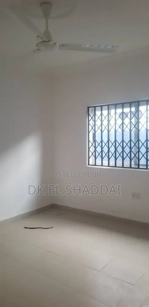 4bdrm House in Pokuase for sale