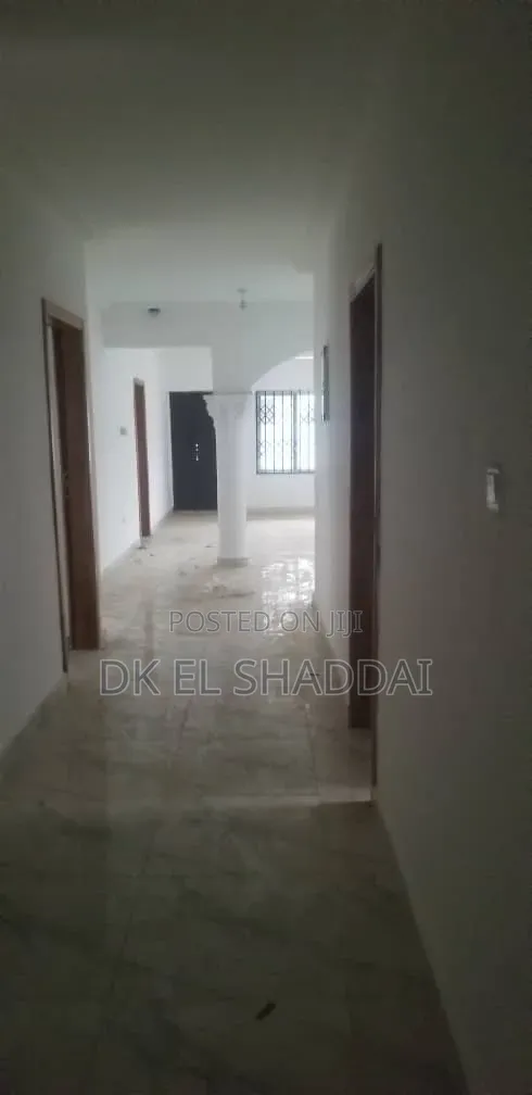 4bdrm House in Pokuase for sale