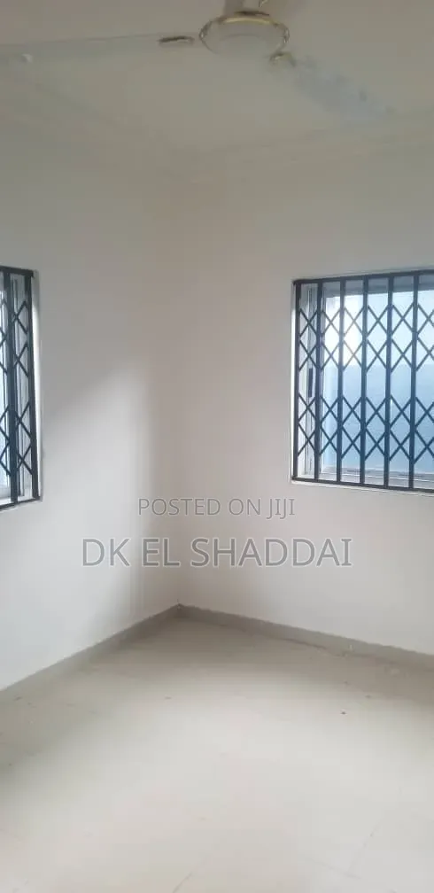 4bdrm House in Pokuase for sale