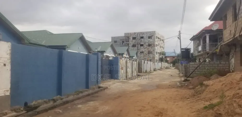 4bdrm House in Pokuase for sale