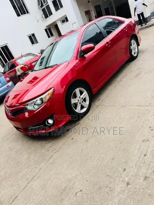 Toyota Camry SE 4dr Sedan (2.5L 4cyl 6A) 2014 Red