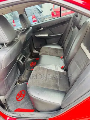 Toyota Camry SE 4dr Sedan (2.5L 4cyl 6A) 2014 Red