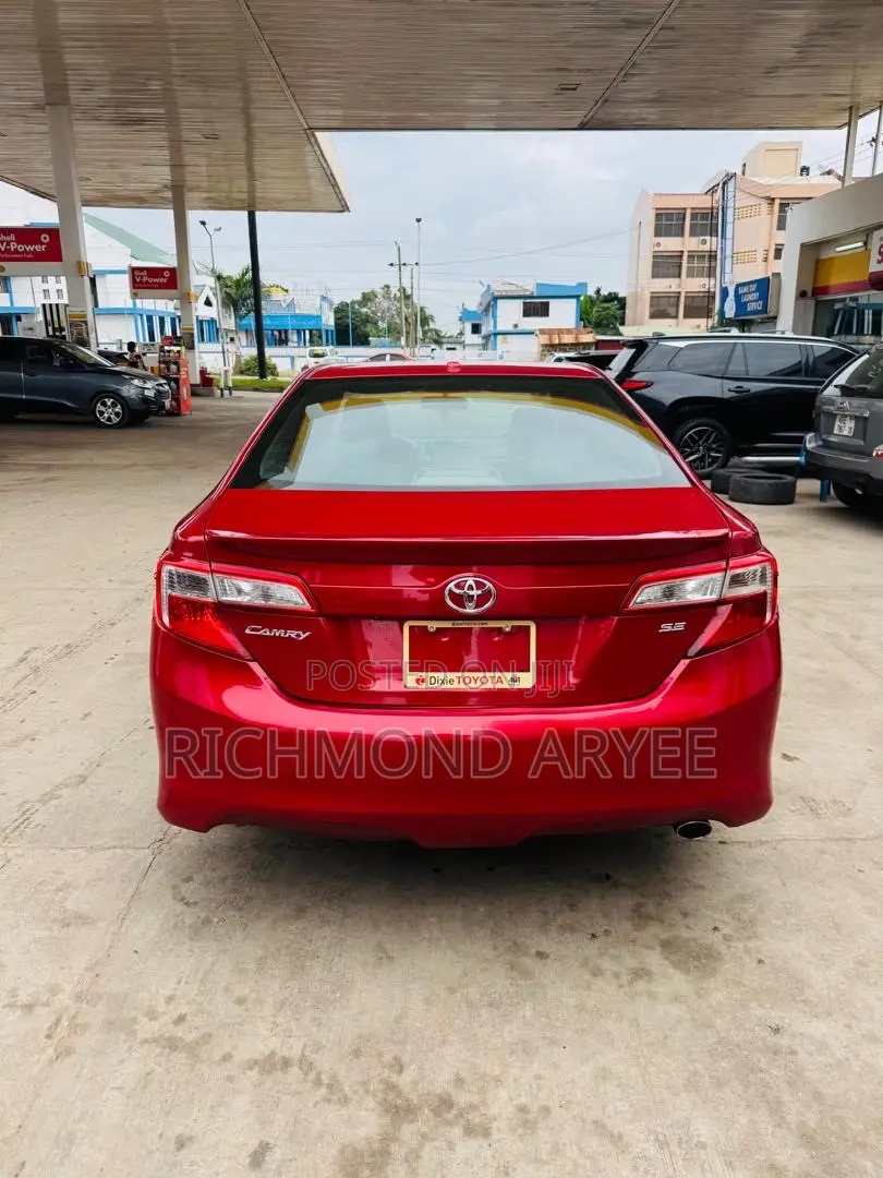 Toyota Camry SE 4dr Sedan (2.5L 4cyl 6A) 2014 Red