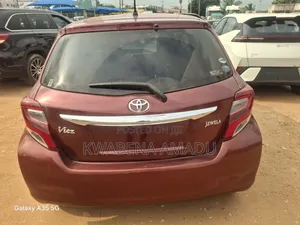 Toyota Vitz 2015 Red