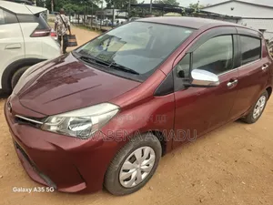 Toyota Vitz 2015 Red