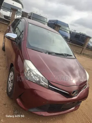 Toyota Vitz 2015 Red