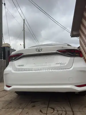 Toyota Corolla LE 2023 White