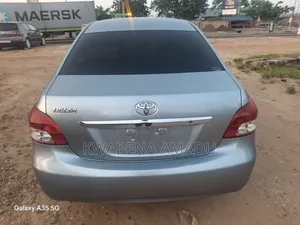 Toyota Belta 2010 Blue