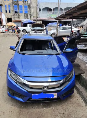 2017 Honda Civic Windscreen Available (Small Camera)