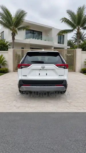Toyota RAV4 2022 White