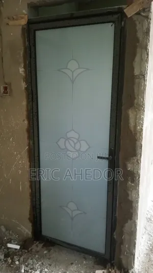 G B Bathroom Door and Handle
