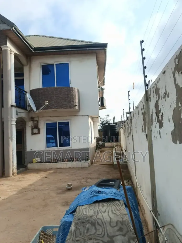 4bdrm House in Madina, Ga East Municipal for sale