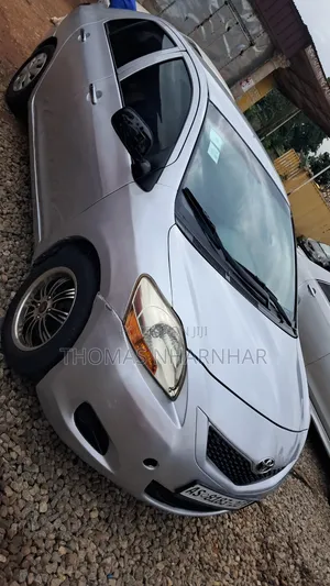 Toyota Yaris 2010 Silver