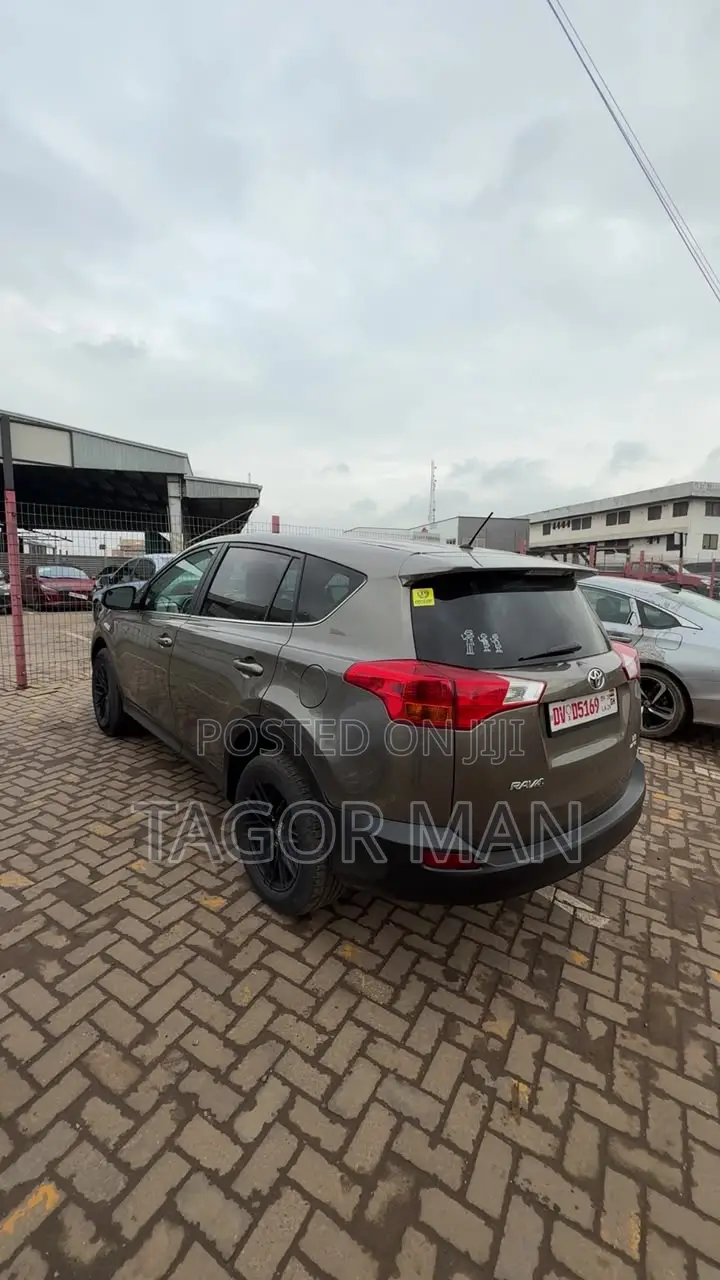 Toyota RAV4 2015 Brown