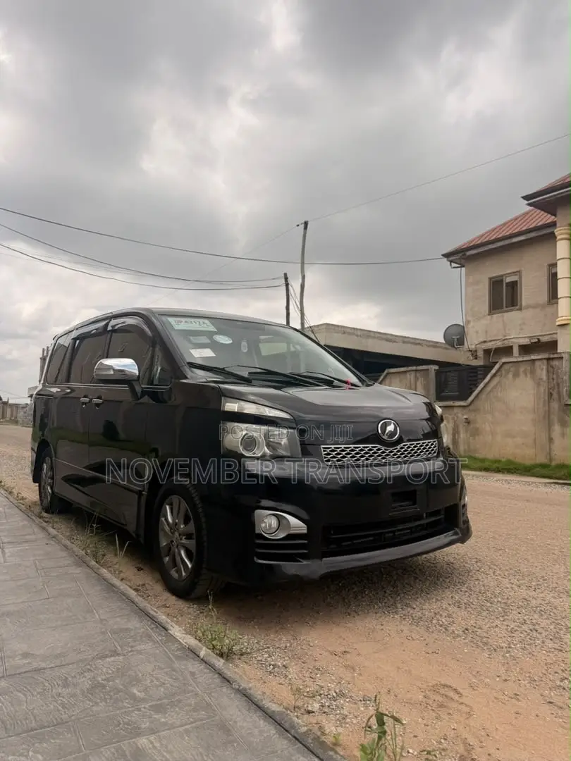 Toyota Voxy ZS Kirameki II 2WD 8-Seater 2011 Black
