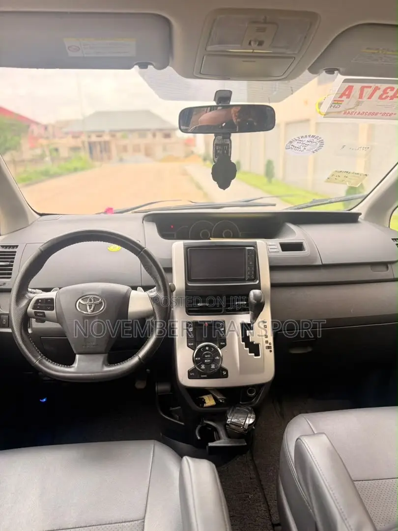 Toyota Voxy ZS Kirameki II 2WD 8-Seater 2011 Black