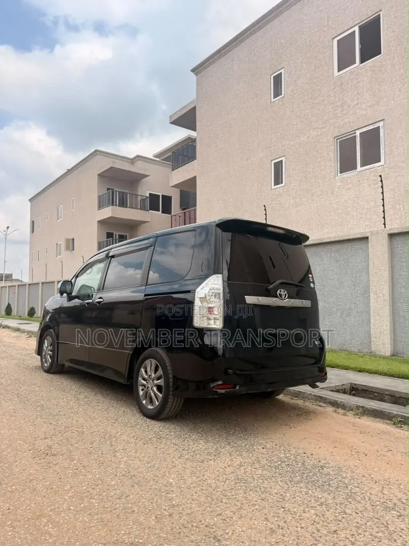 Toyota Voxy ZS Kirameki II 2WD 8-Seater 2011 Black