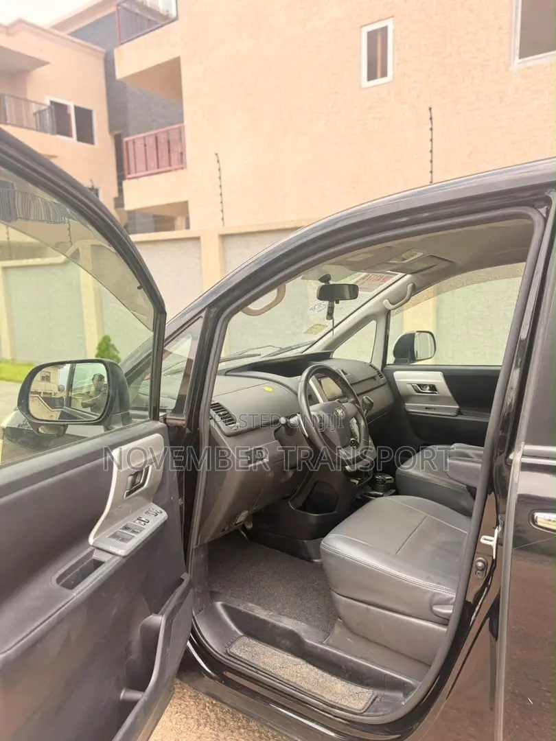 Toyota Voxy ZS Kirameki II 2WD 8-Seater 2011 Black