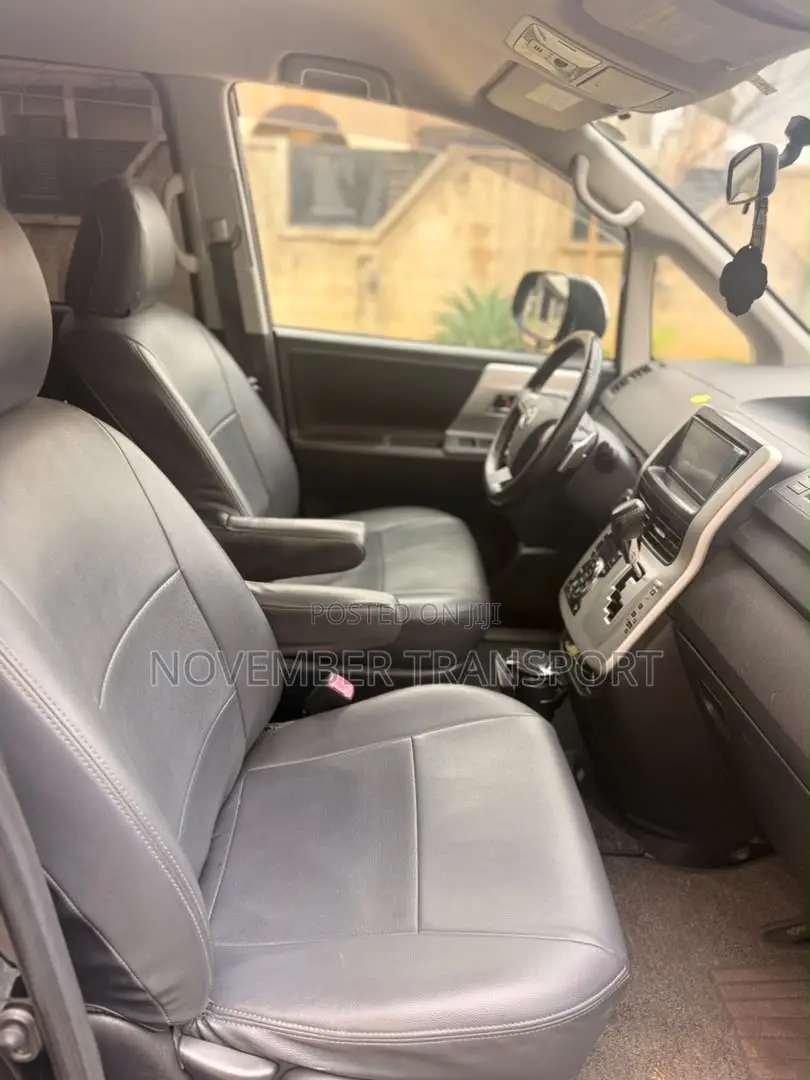 Toyota Voxy ZS Kirameki II 2WD 8-Seater 2011 Black