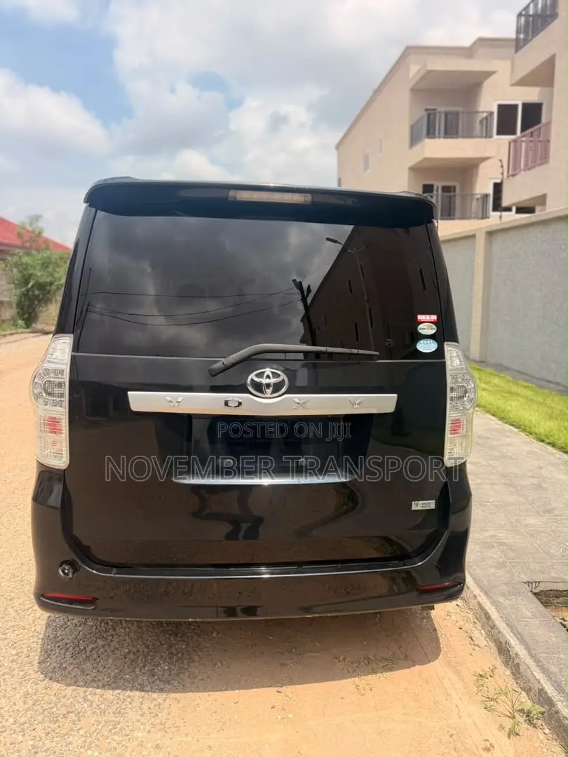 Toyota Voxy ZS Kirameki II 2WD 8-Seater 2011 Black