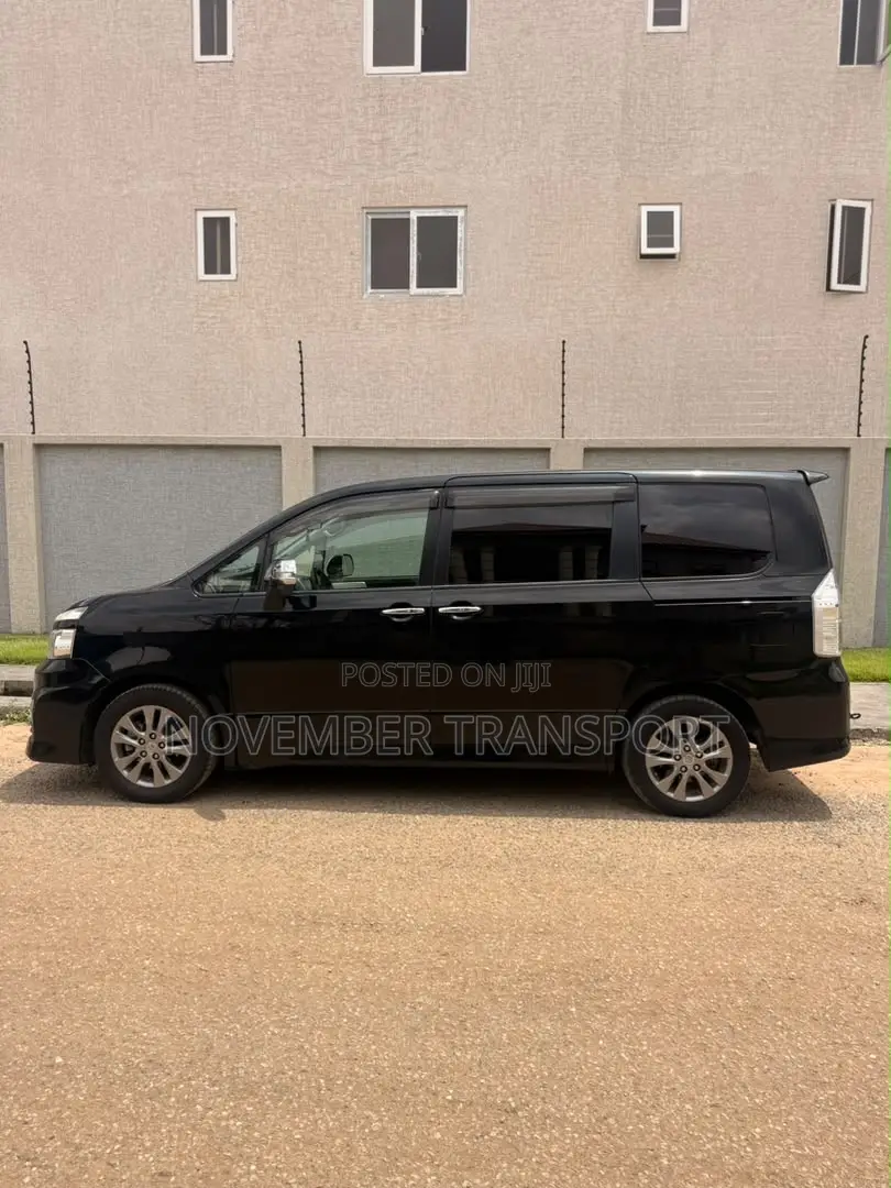 Toyota Voxy ZS Kirameki II 2WD 8-Seater 2011 Black