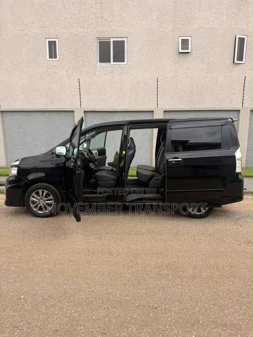 Toyota Voxy ZS Kirameki II 2WD 8-Seater 2011 Black
