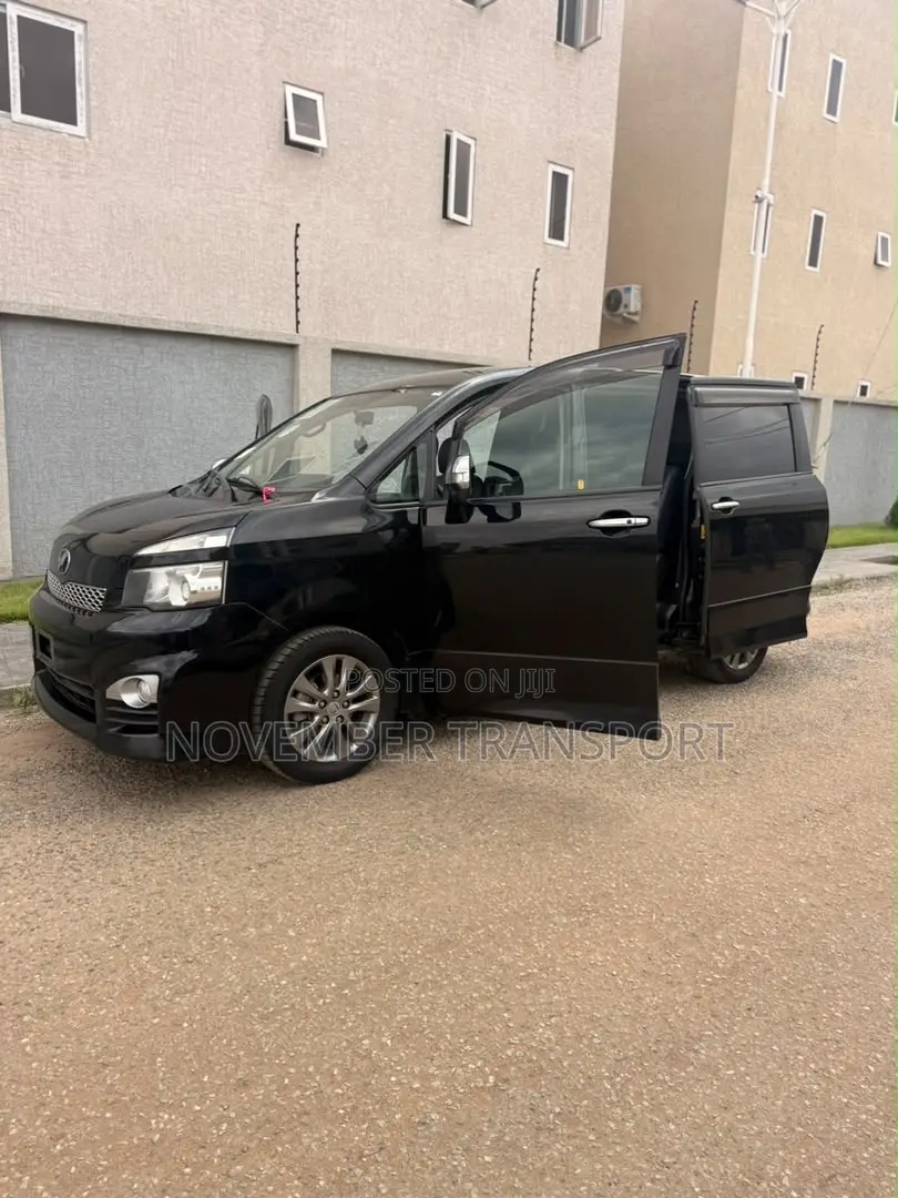 Toyota Voxy ZS Kirameki II 2WD 8-Seater 2011 Black
