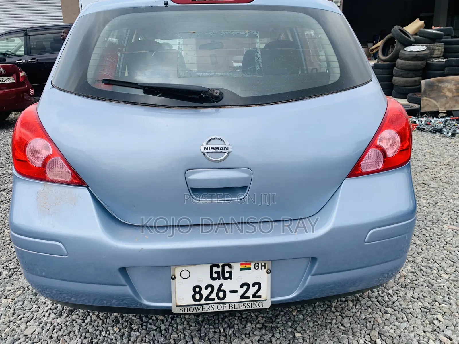 Nissan Versa 1.8 S Hatchback 2012 Blue