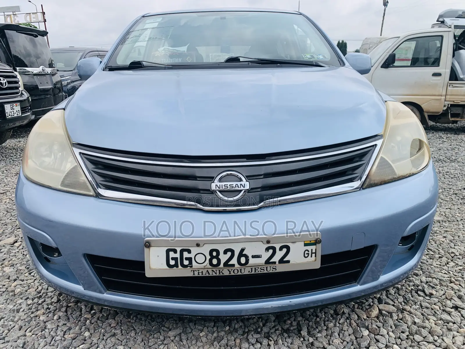 Nissan Versa 1.8 S Hatchback 2012 Blue