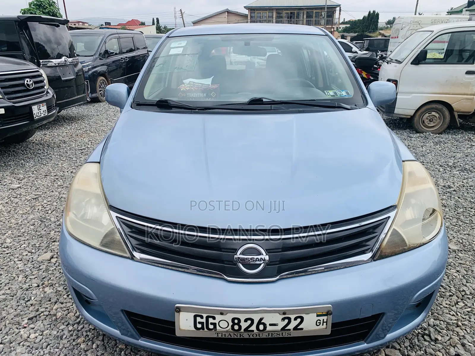 Nissan Versa 1.8 S Hatchback 2012 Blue
