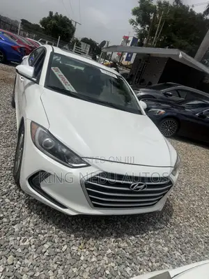 Hyundai Elantra Limited Sedan FWD (2.0L 4cyl 6A) 2017 White