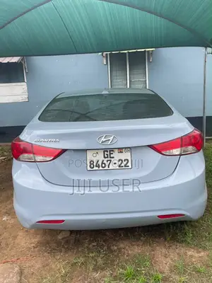 Hyundai Elantra GLS Sedan FWD (1.8L 4cyl 6A) 2013 Gray