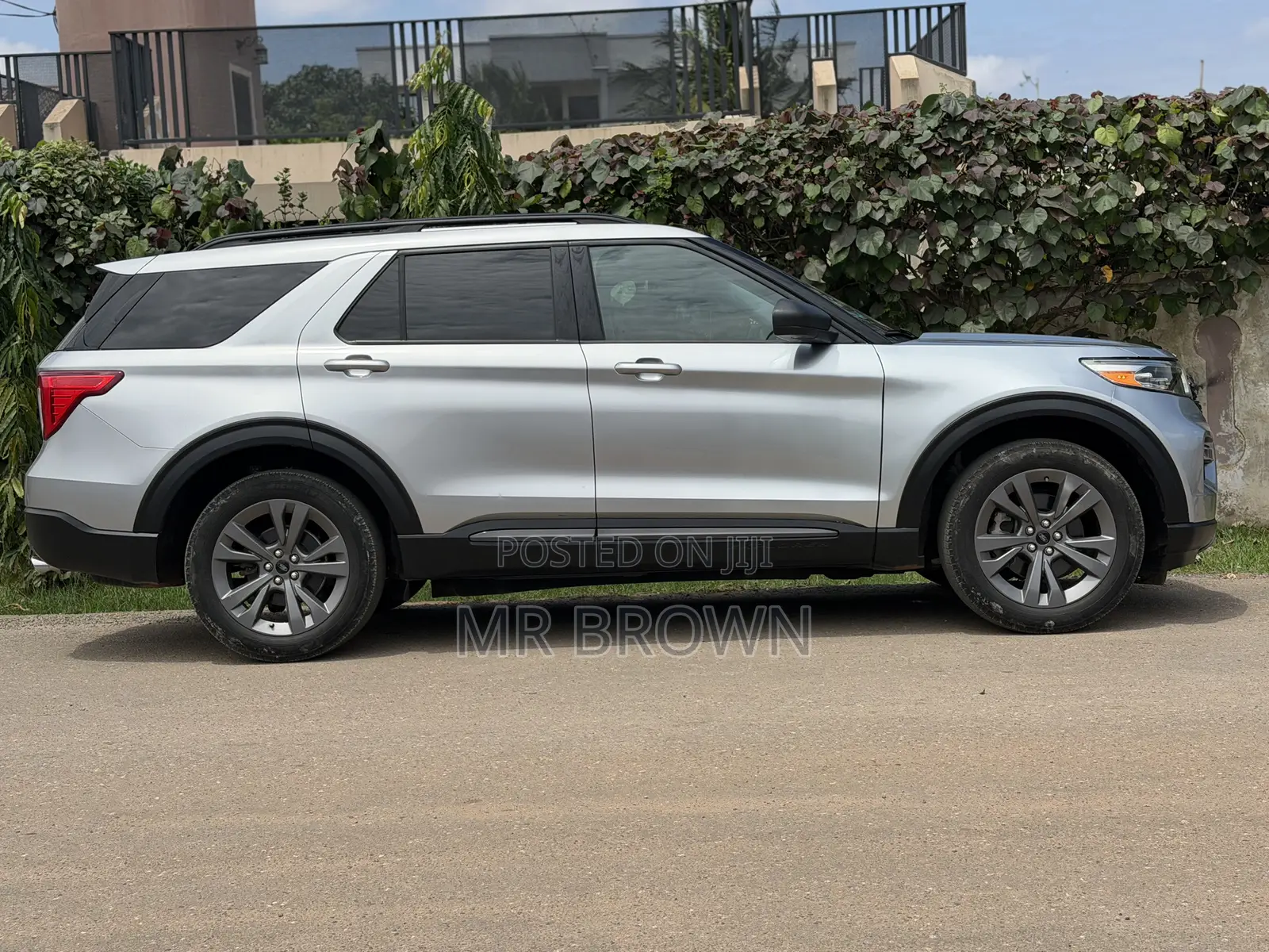 Ford Explorer XLT 2022 Silver