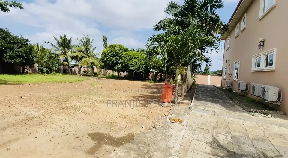 Furnished 6bdrm House in Franjie Realty, Kasoa for sale