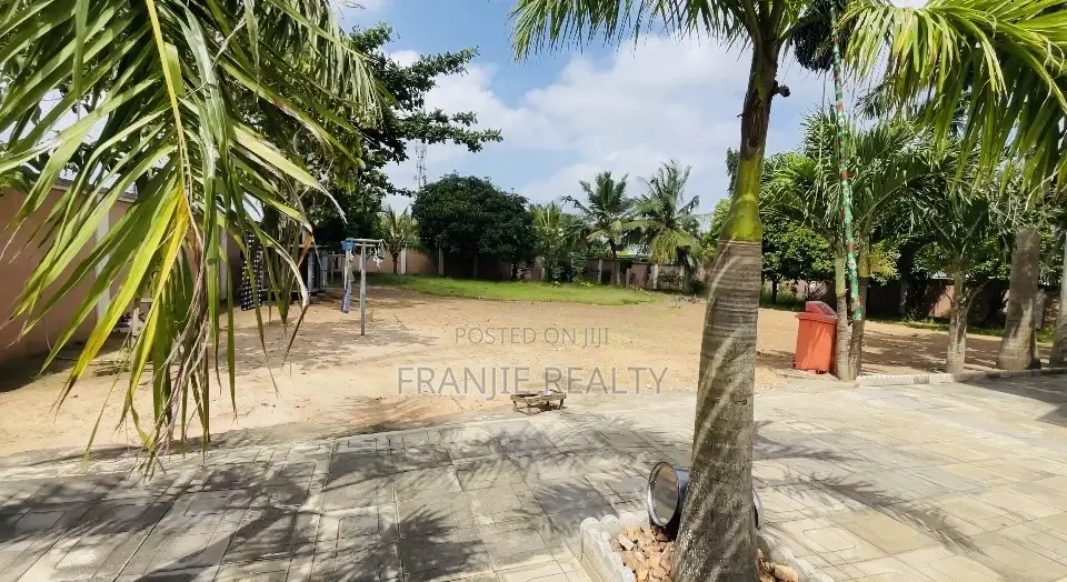 Furnished 6bdrm House in Franjie Realty, Kasoa for sale