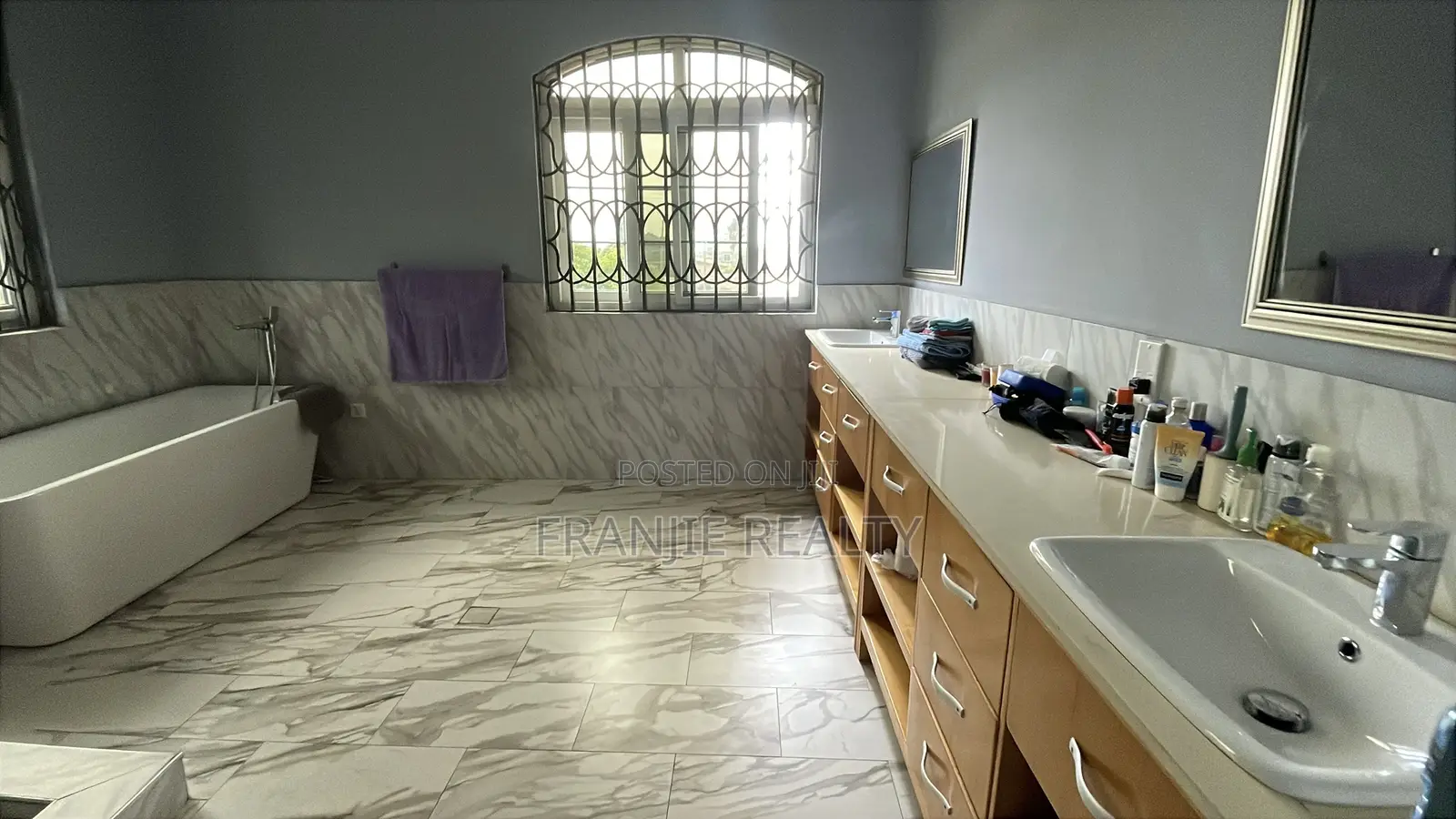 Furnished 6bdrm House in Franjie Realty, Kasoa for sale