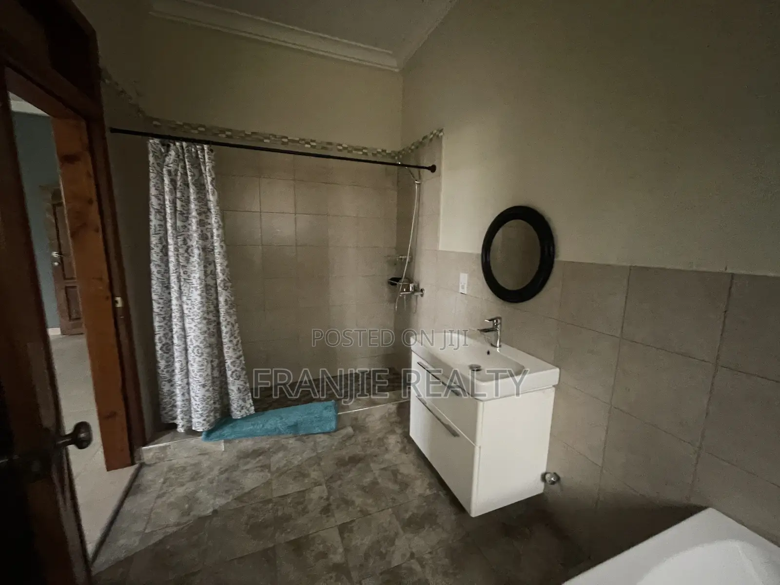 Furnished 6bdrm House in Franjie Realty, Kasoa for sale