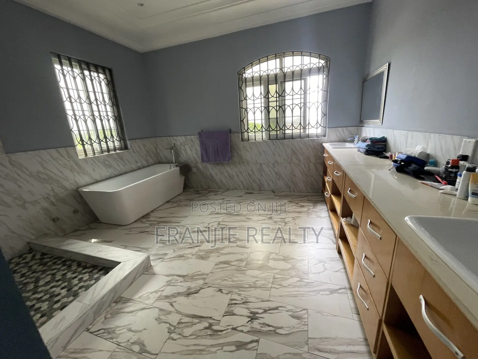 Furnished 6bdrm House in Franjie Realty, Kasoa for sale