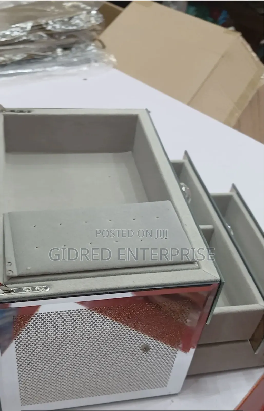 Wholesale and Retail of Quality Jewelry Organizer